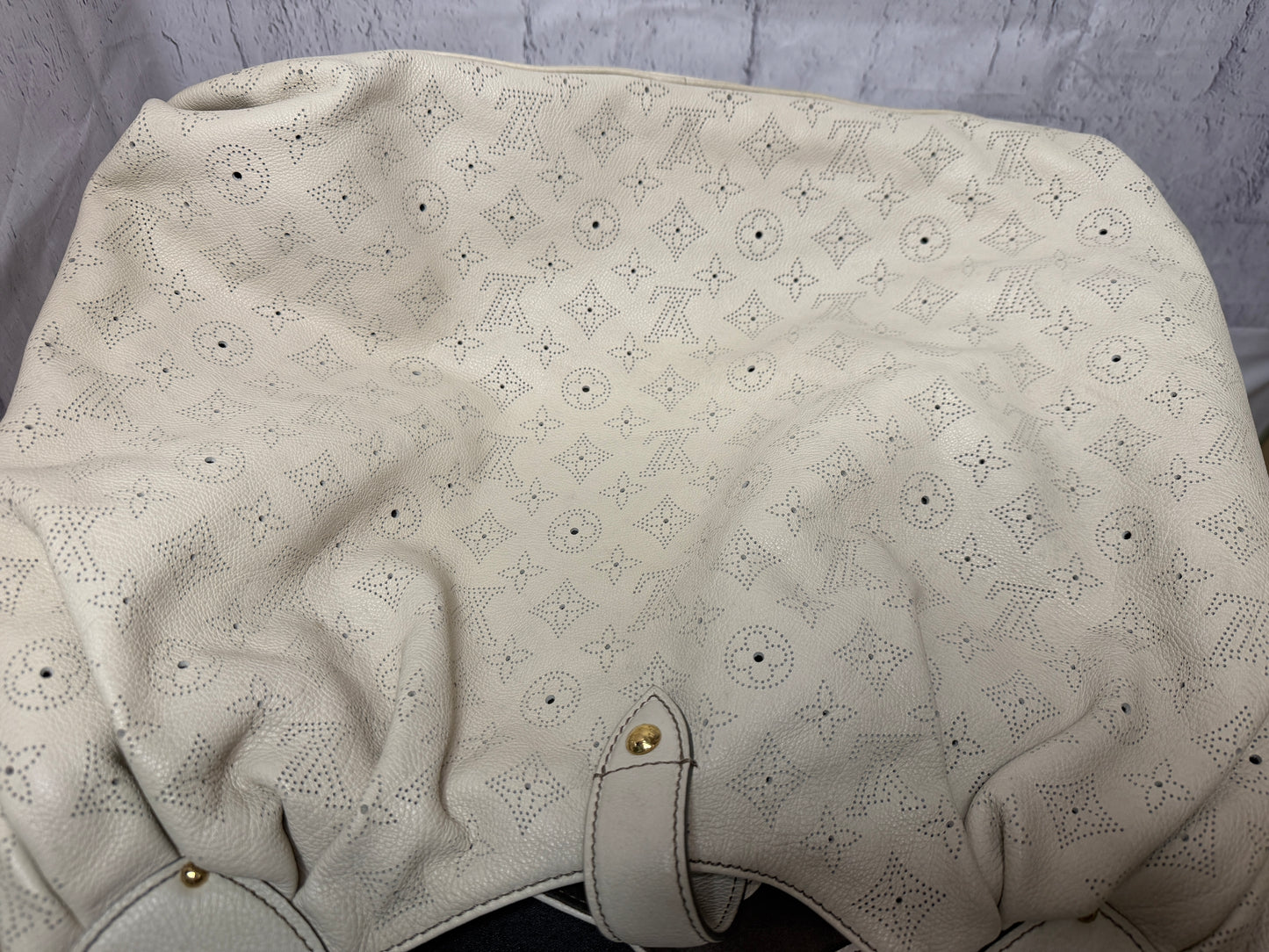 Louis Vuitton Mahina Leather XL Hobo Bag