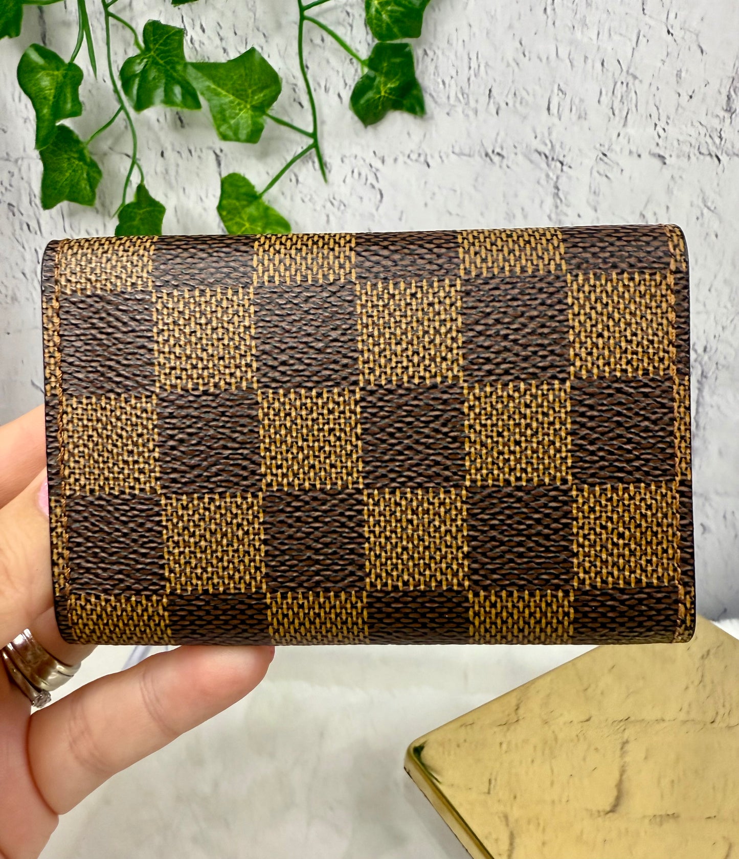 Louis Vuitton 6 Key Holder Damier Ebene