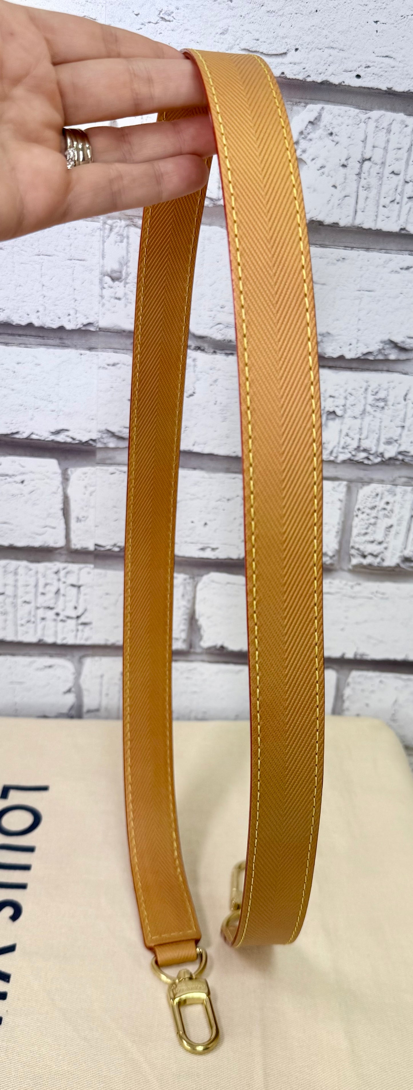 Louis Vuitton Shopper Tote MM (Monogram) - Like New