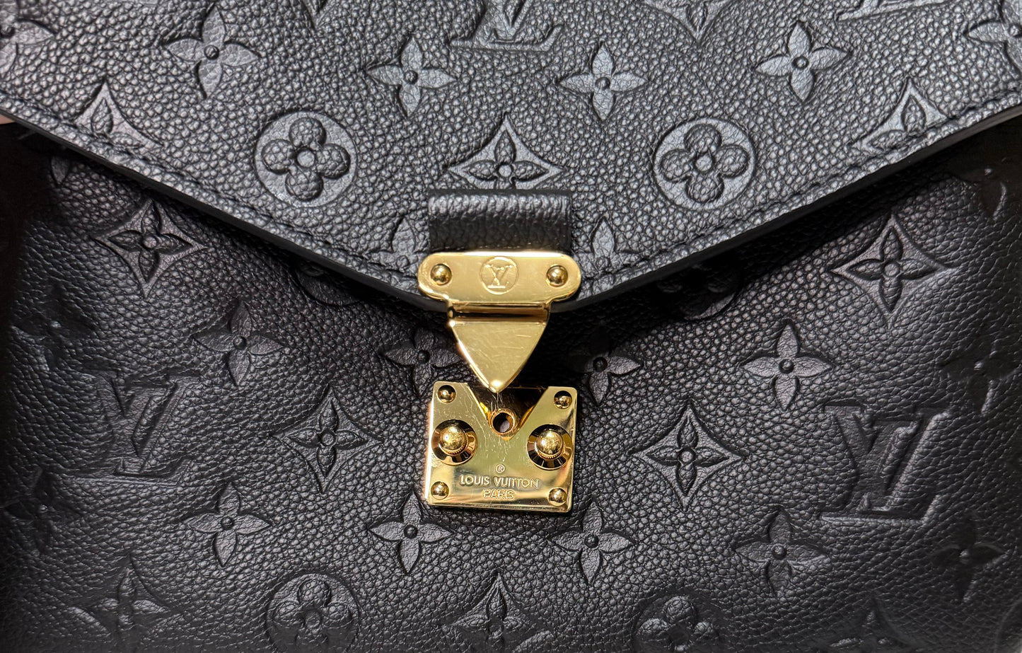 Louis Vuitton Pochette Métis Empreinte Monogram Noir