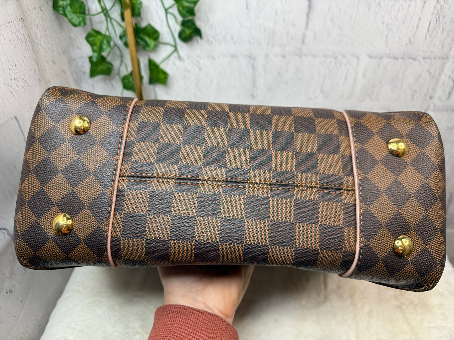 Louis Vuitton Caissa Hobo