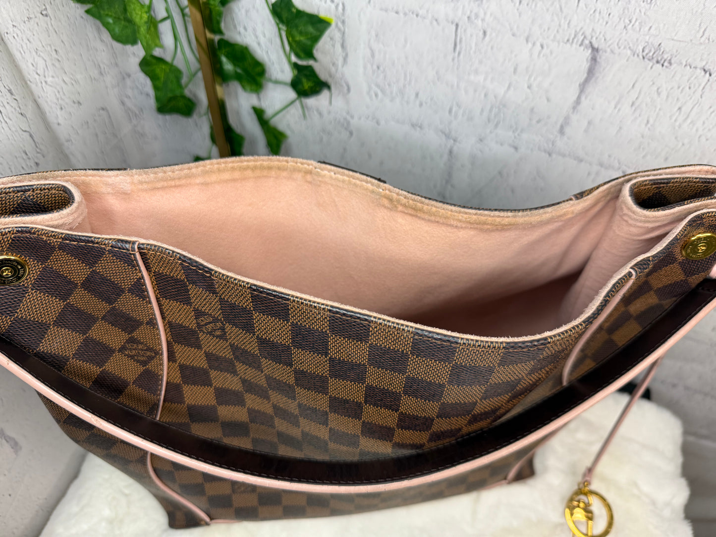 Louis Vuitton Caissa Hobo