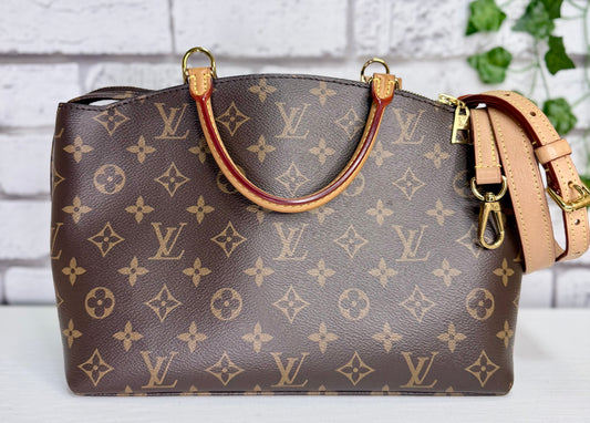 Louis Vuitton Petit Palais (Monogram) - Great