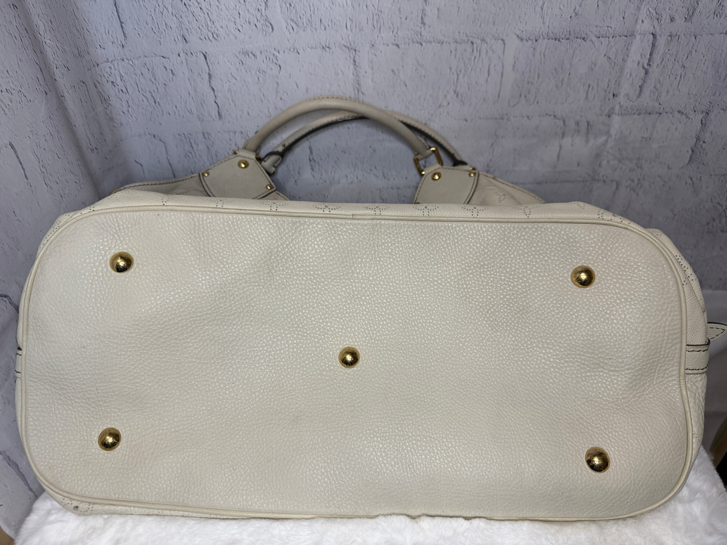 Louis Vuitton Mahina Leather XL Hobo Bag