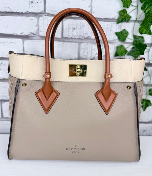 Louis Vuitton On My Side MM (Galet) - Excellent