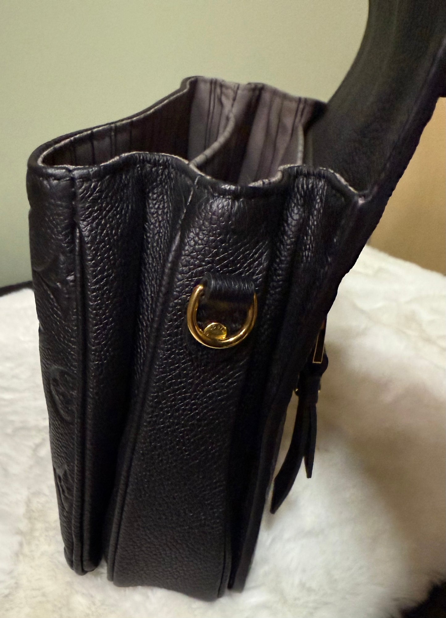 Louis Vuitton Pochette Métis Empreinte Monogram Noir