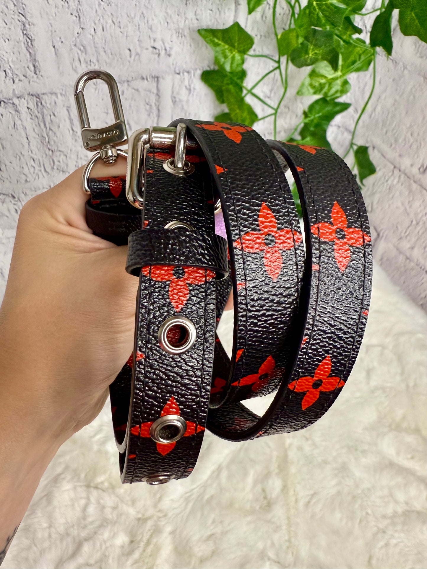 Louis Vuitton Limited Edition Infrarouge Pochette Métis