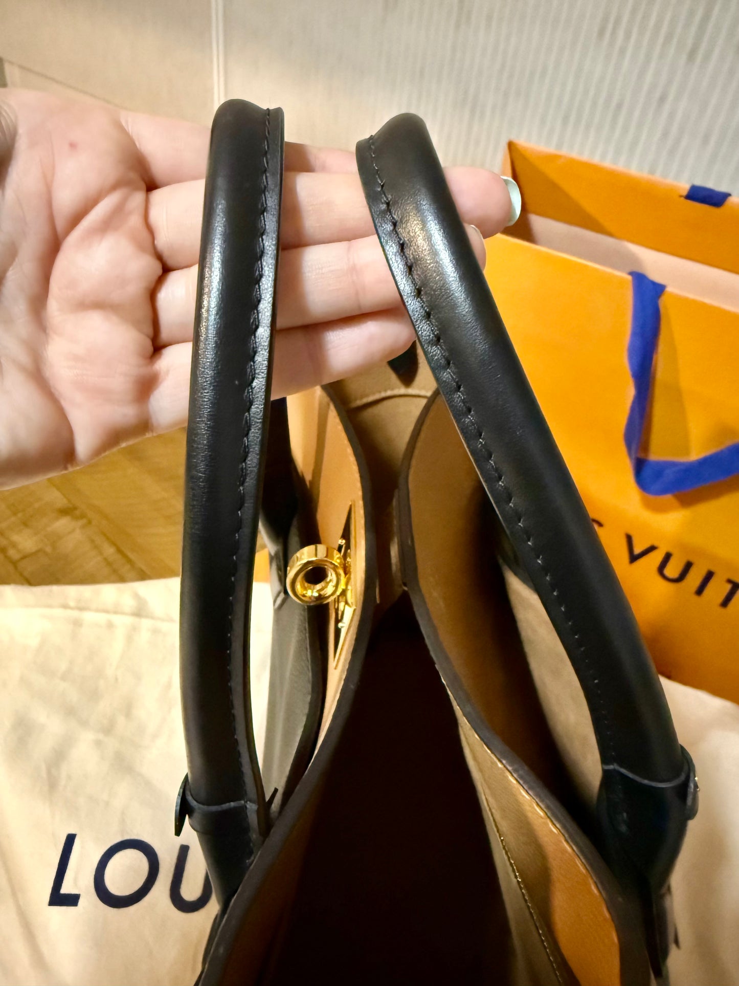 Louis Vuitton On My Side Black/Monogram