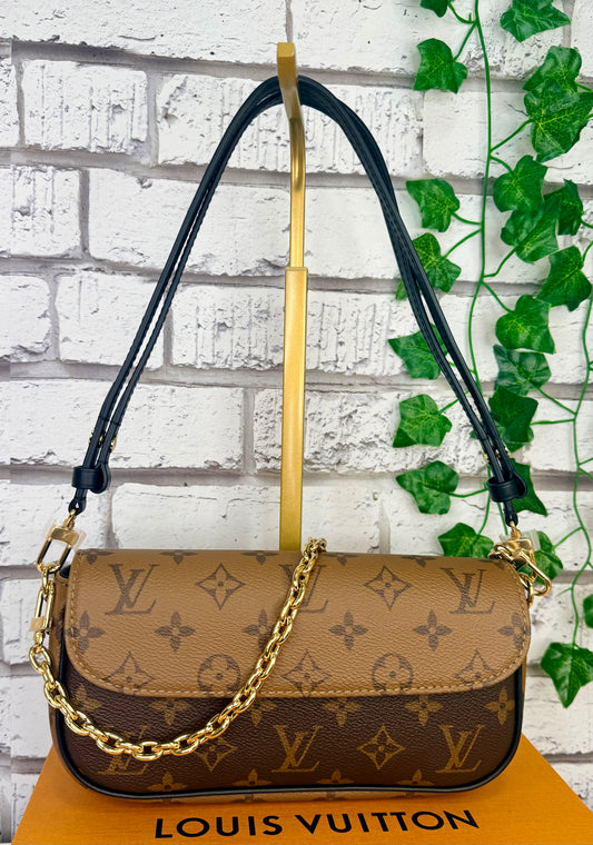 Louis Vuitton Reverse Monogram Ivy - Like New