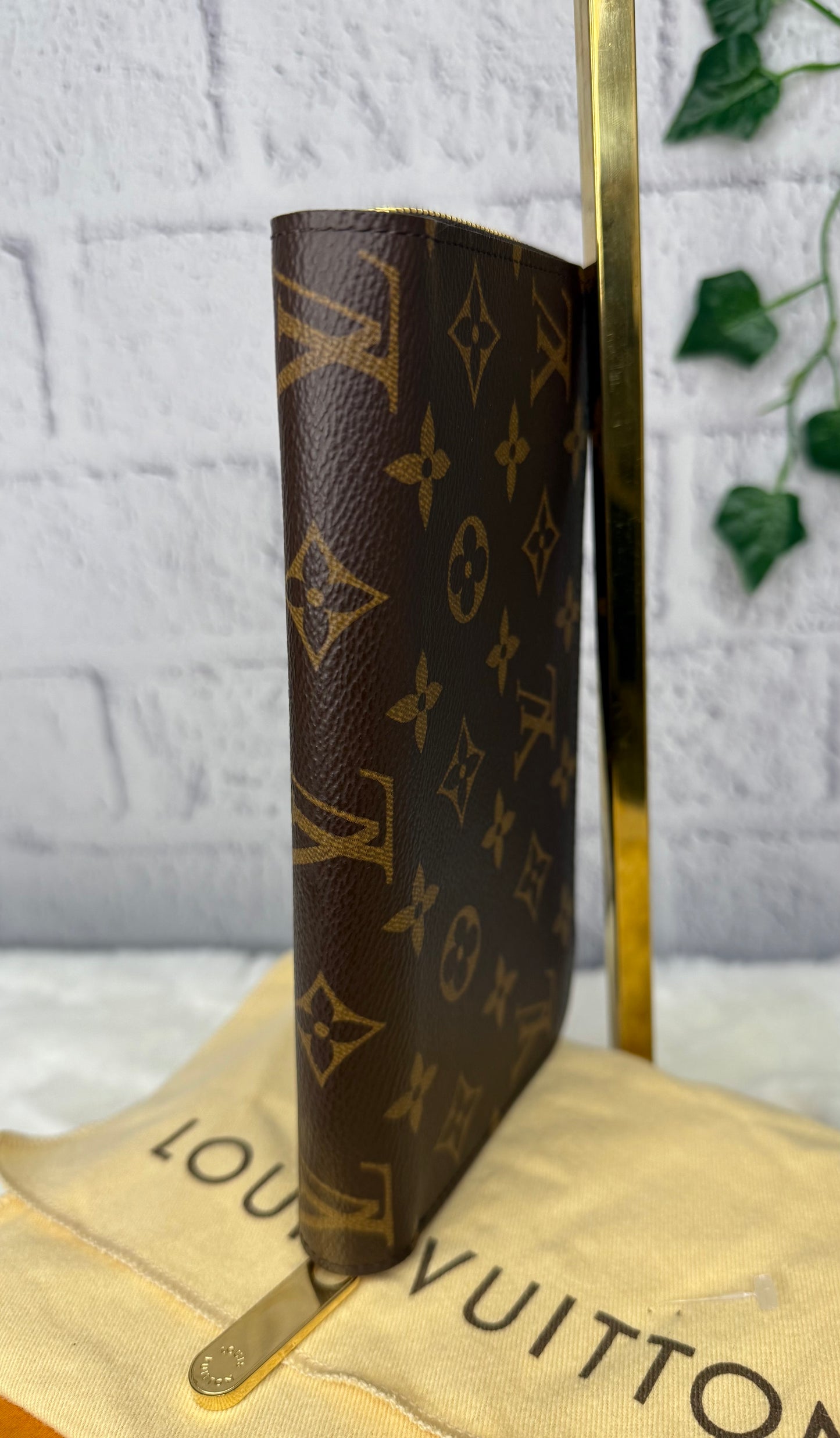 Louis Vuitton Long Zippy Monogram Wallet - Poppy NEW