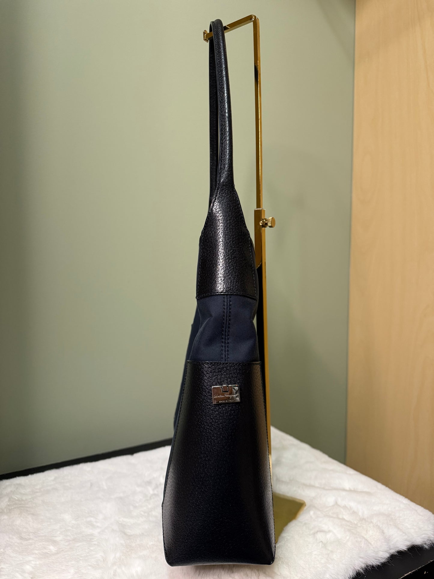 Salvatore Ferragamo Nero Cinghiale Shoulder Bag
