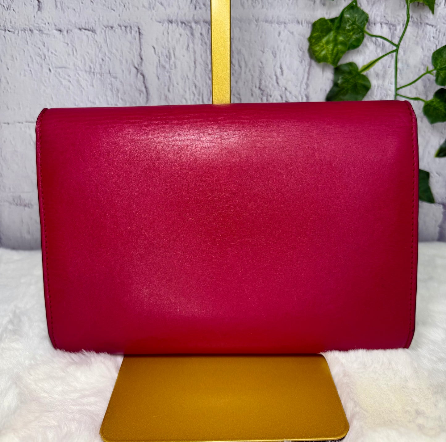 Louis Vuitton Calfskin Chain Louise MM - Raspberry