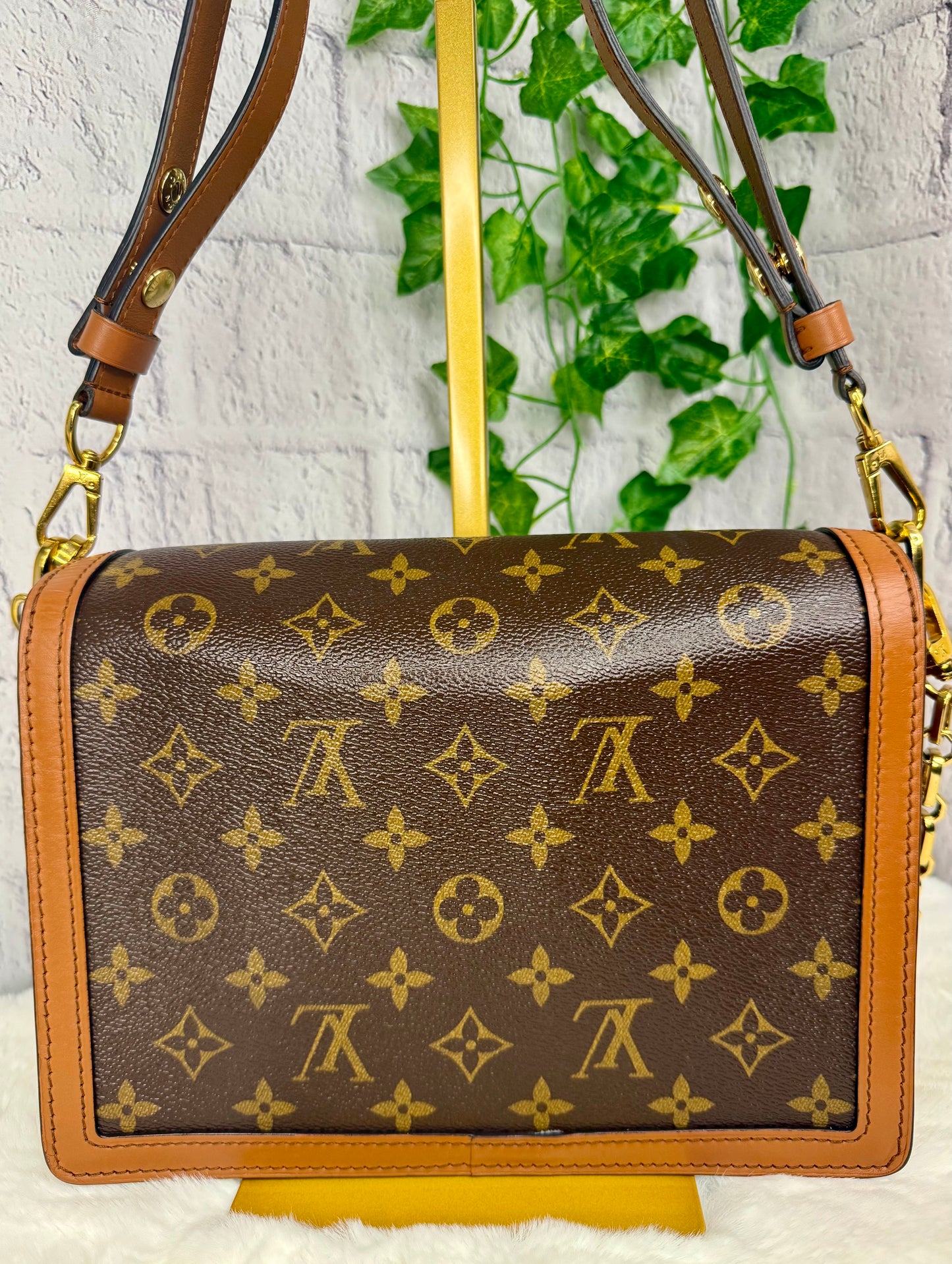 Louis Vuitton Dauphine MM