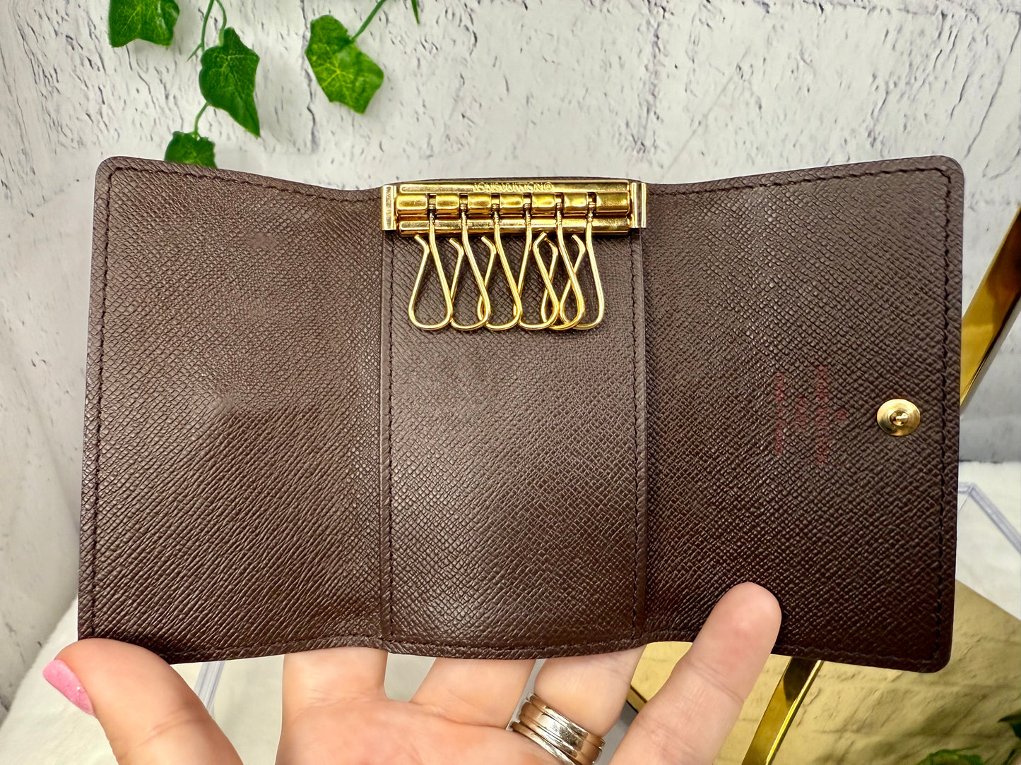 Louis Vuitton 6 Key Holder Damier Ebene