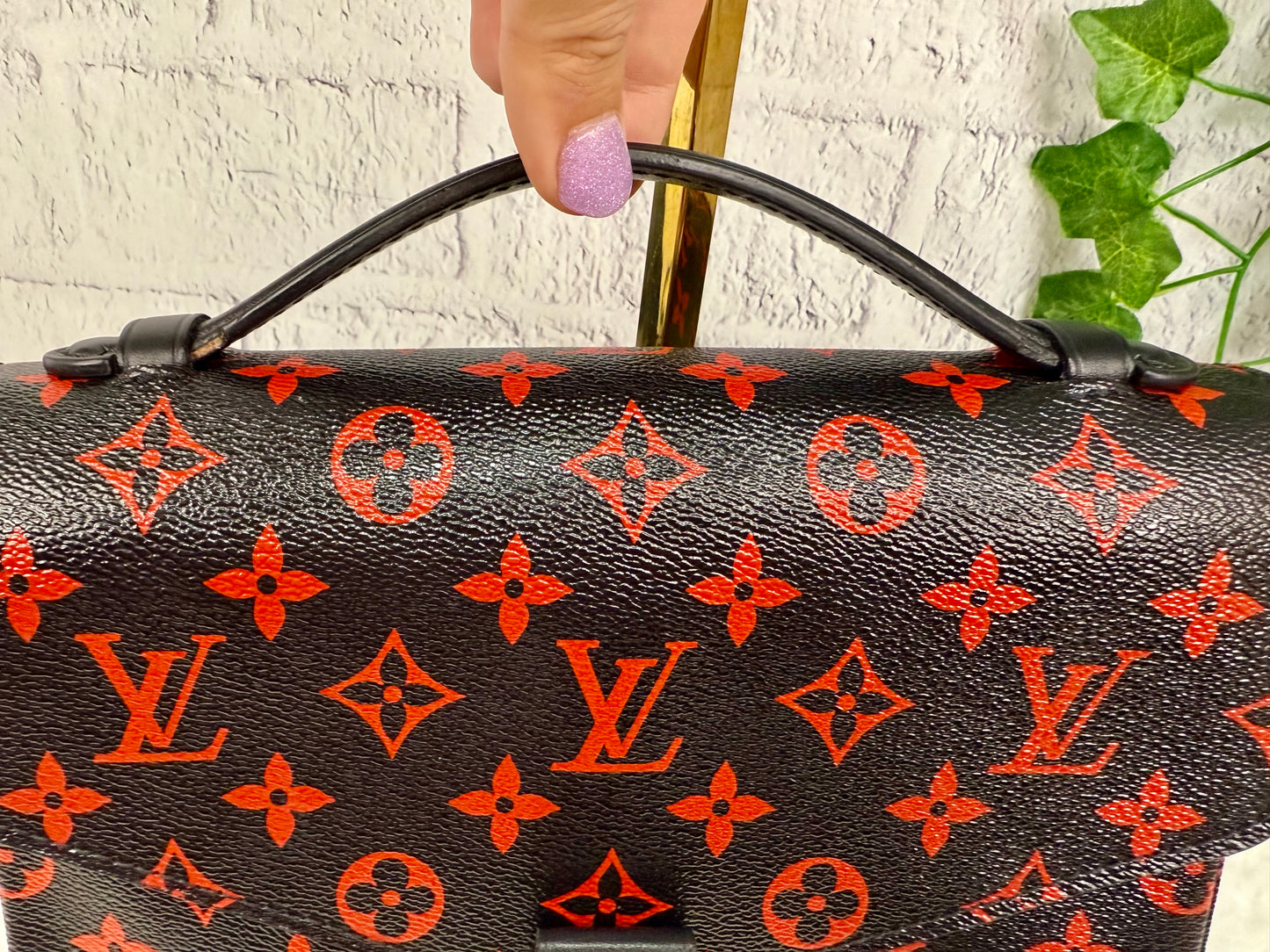 Louis Vuitton Limited Edition Infrarouge Pochette Métis