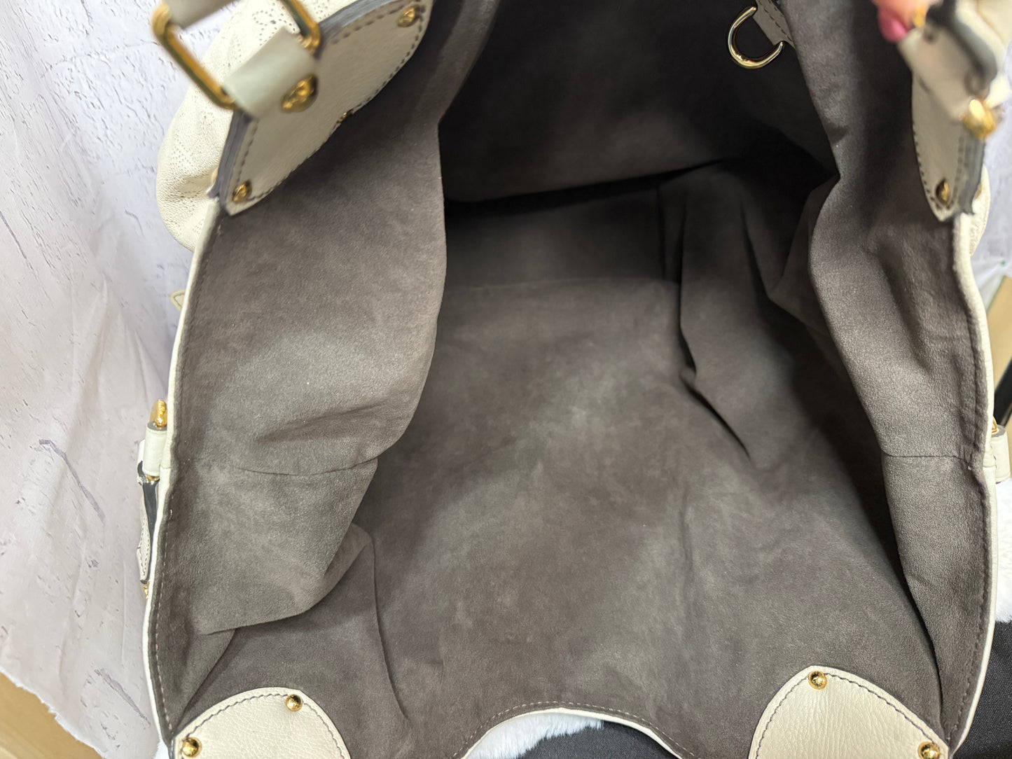 Louis Vuitton Mahina Leather XL Hobo Bag