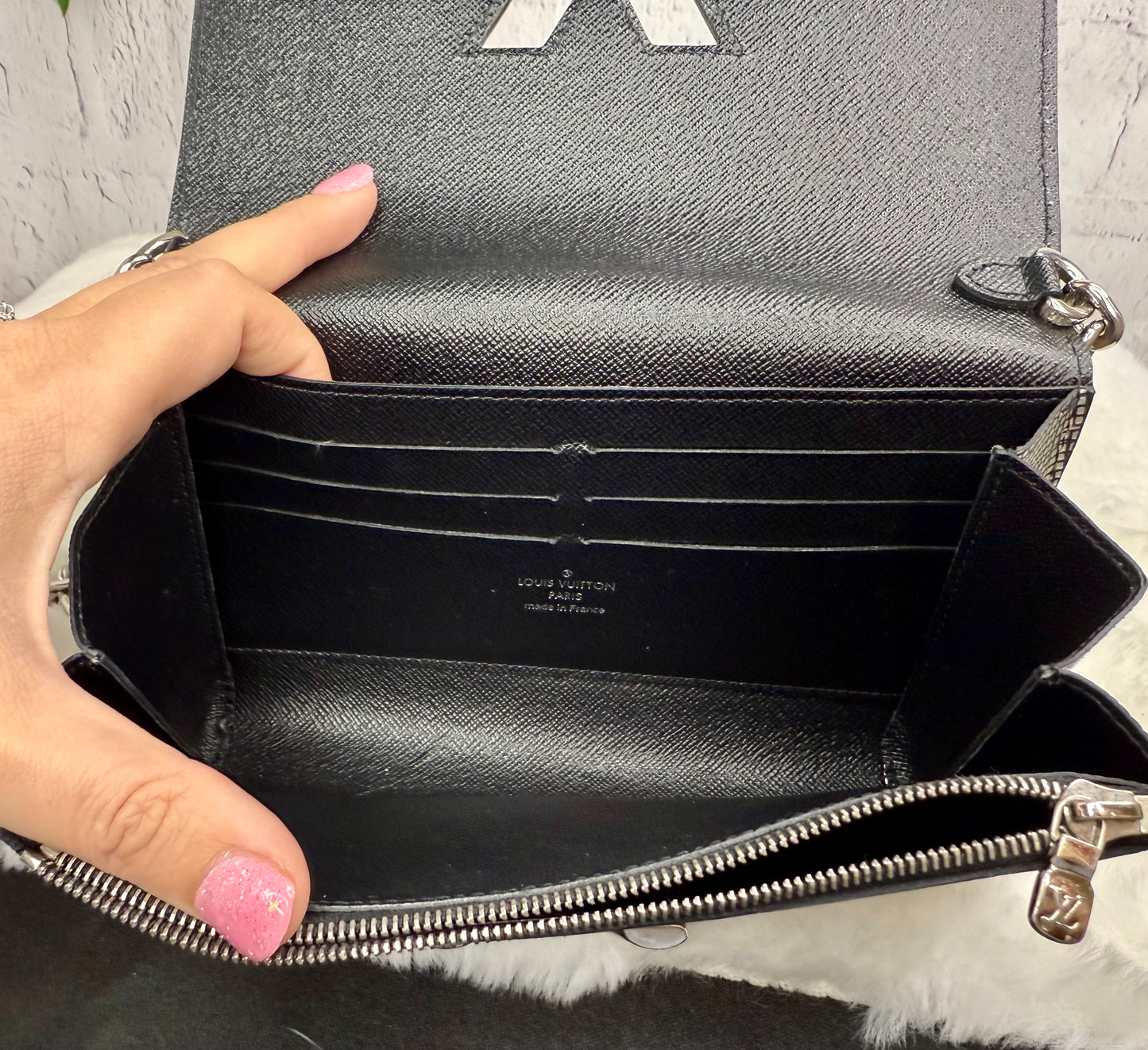 Louis Vuitton Metallic Silver and Black Epi Leather Twist Lock WOC