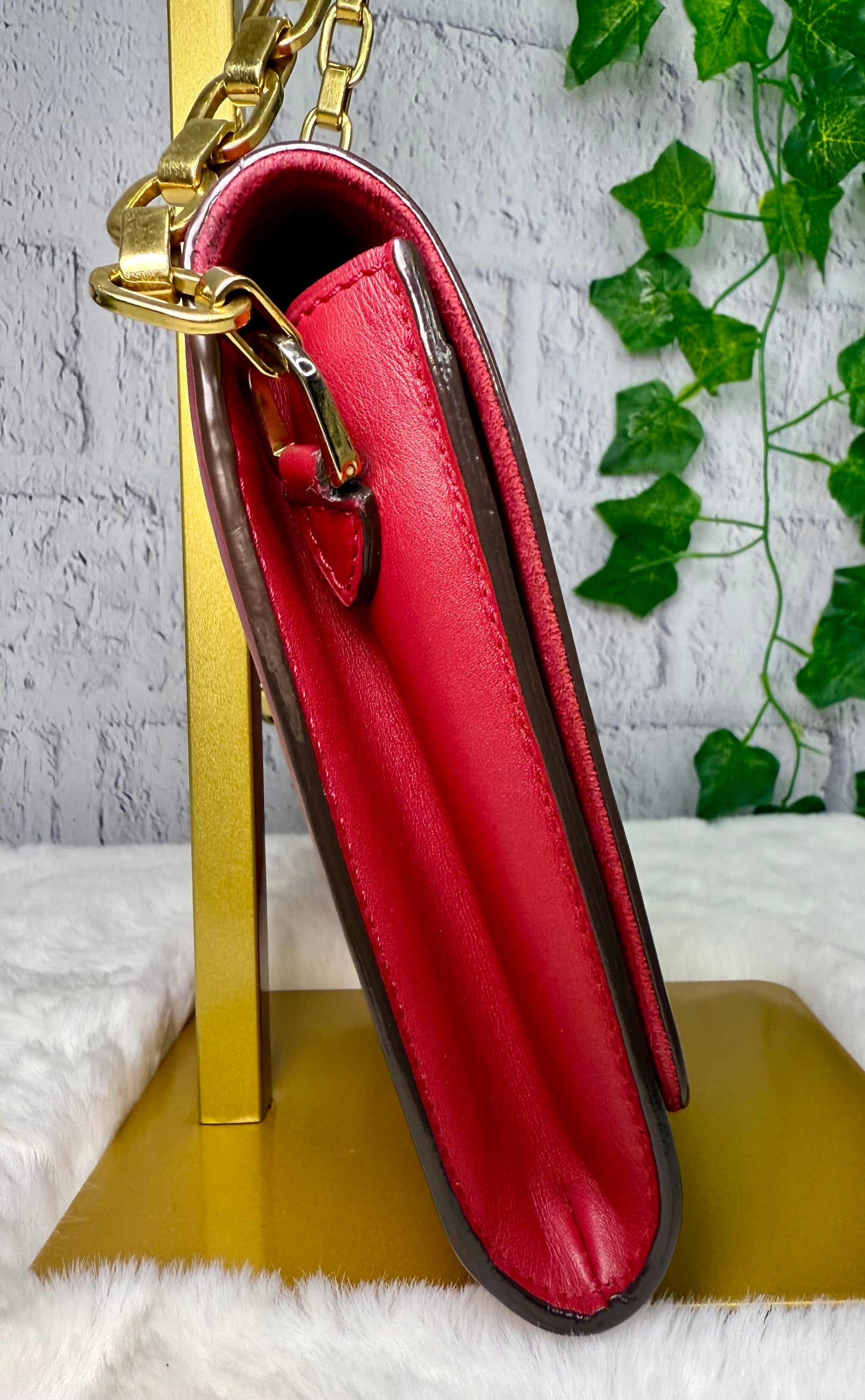 Louis Vuitton Calfskin Chain Louise MM - Raspberry