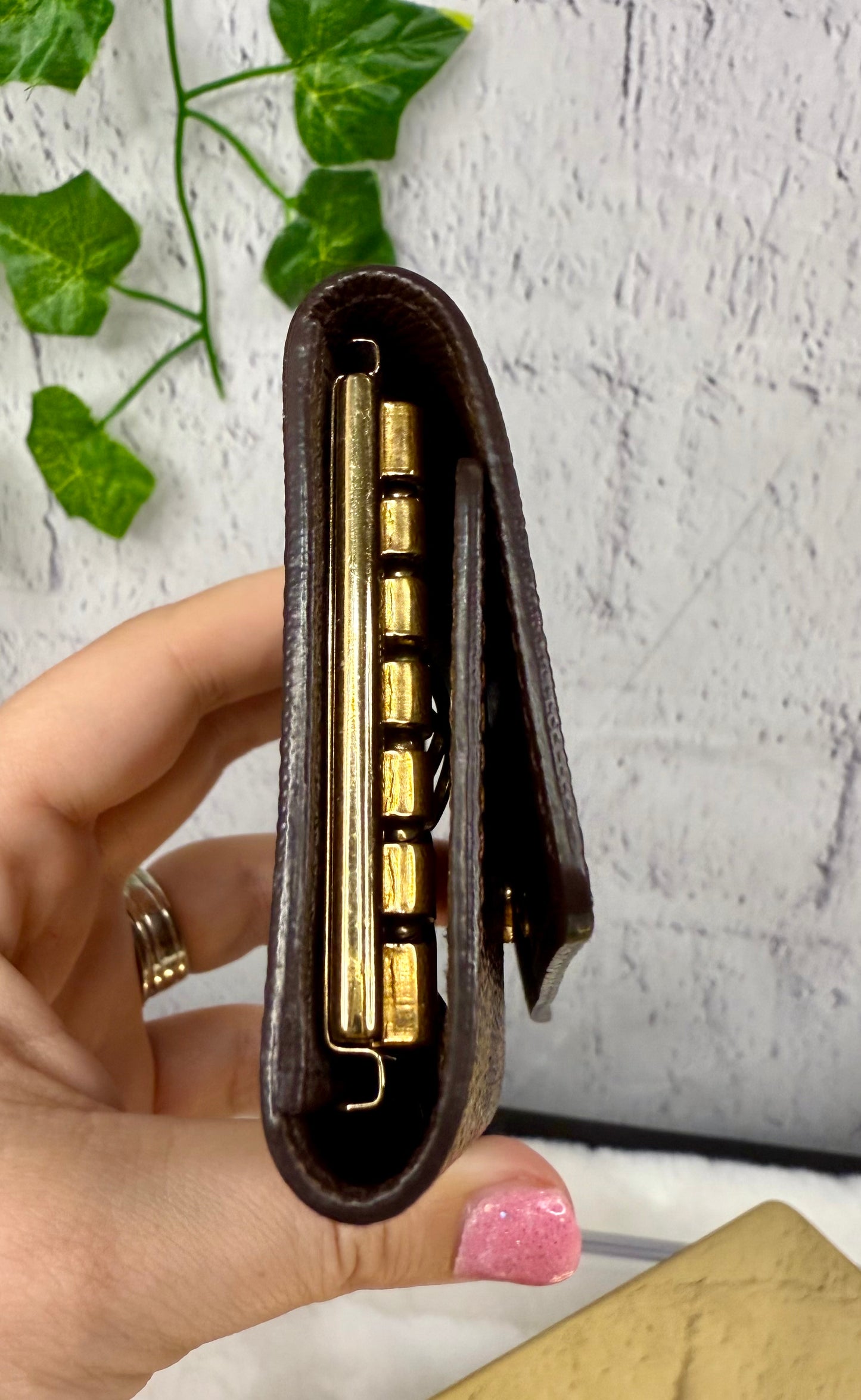 Louis Vuitton 6 Key Holder Damier Ebene