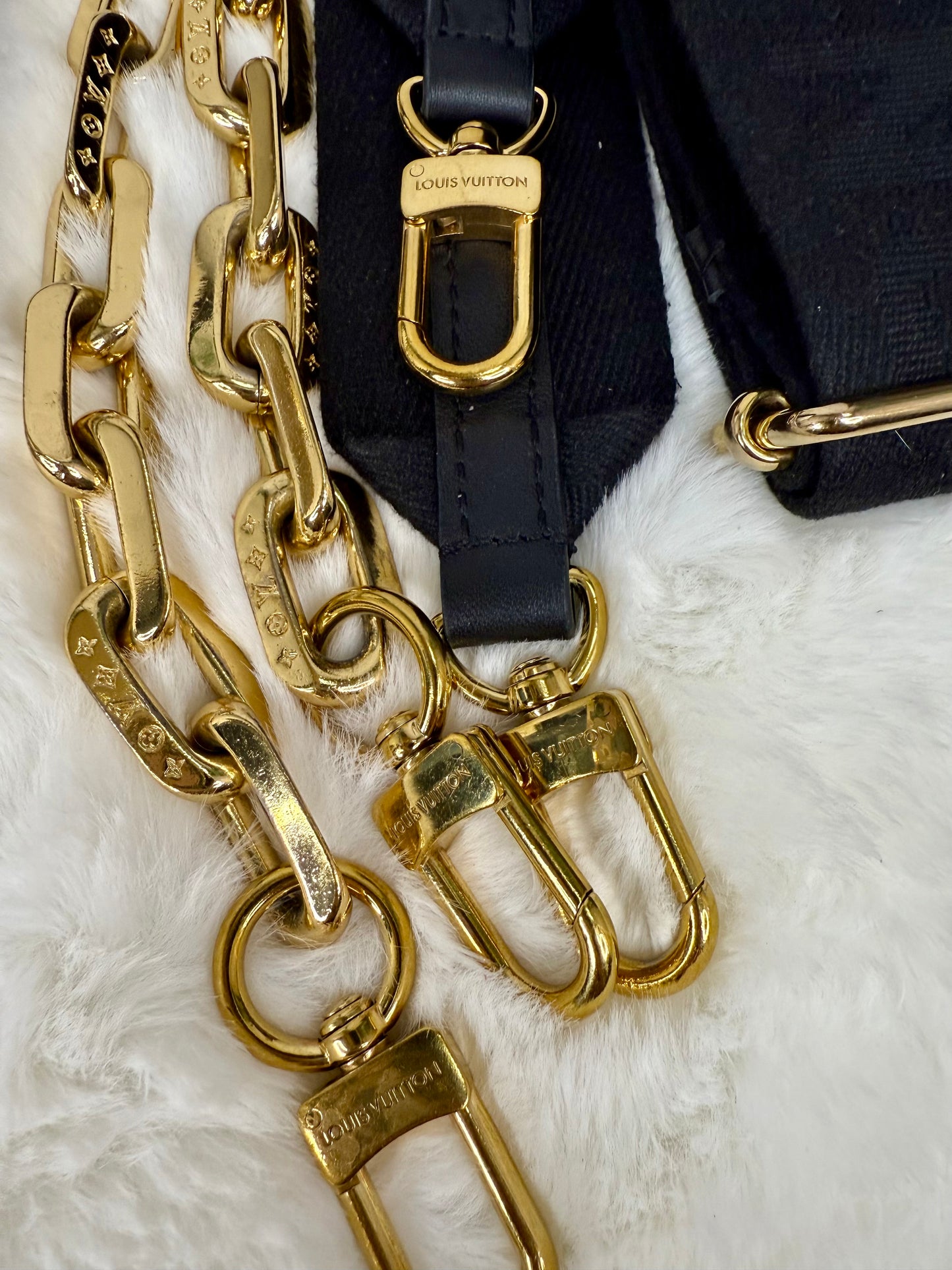 Louis Vuitton Coussin PM (Black)
