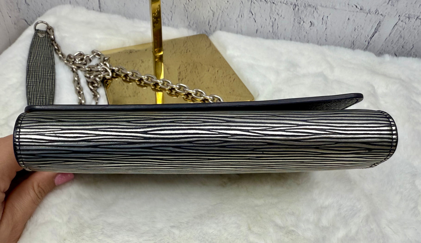 Louis Vuitton Metallic Silver and Black Epi Leather Twist Lock WOC