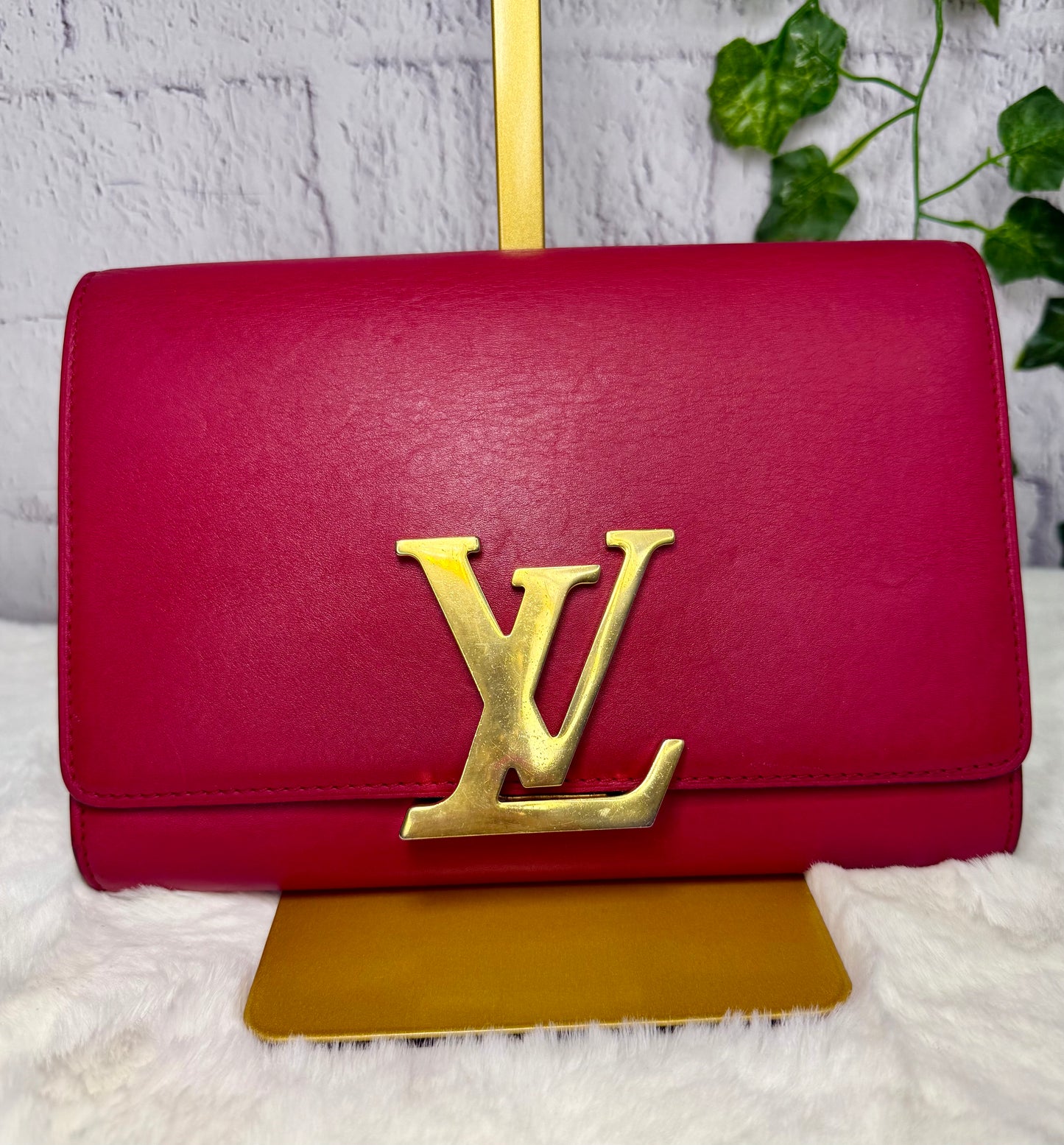 Louis Vuitton Calfskin Chain Louise MM - Raspberry