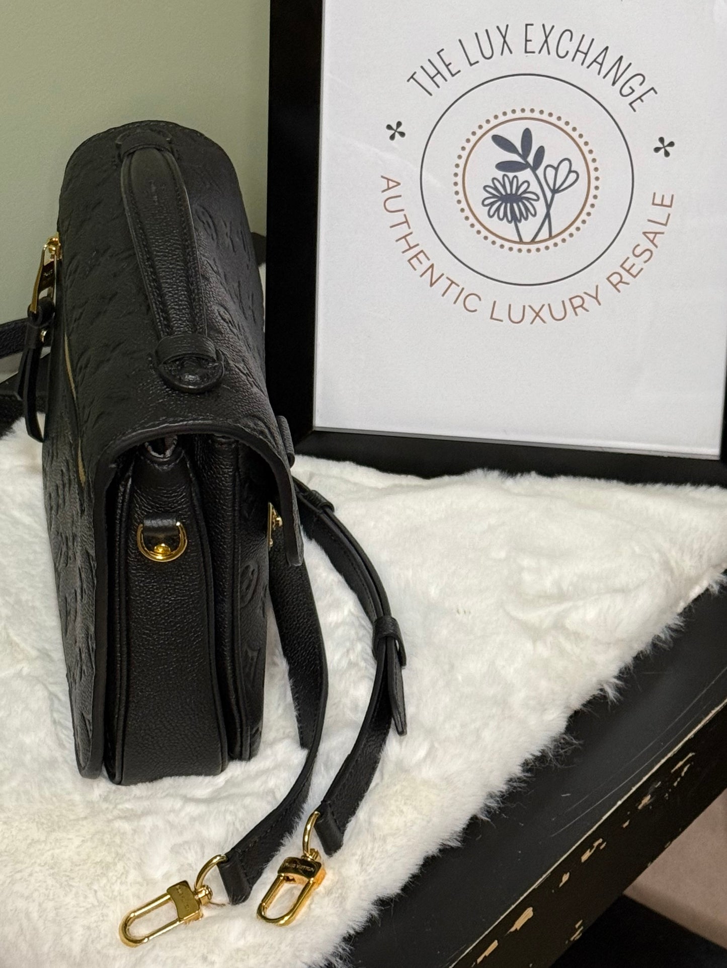 Louis Vuitton Pochette Métis Empreinte Monogram Noir