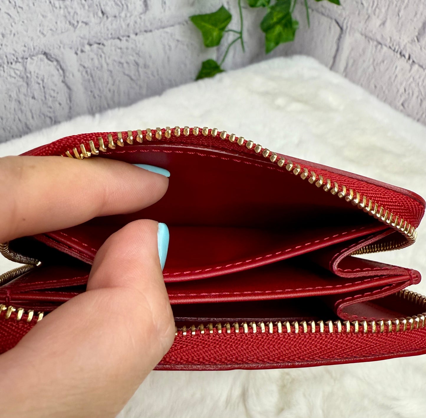 Louis Vuitton Vernis Red Compact Zippy Wallet