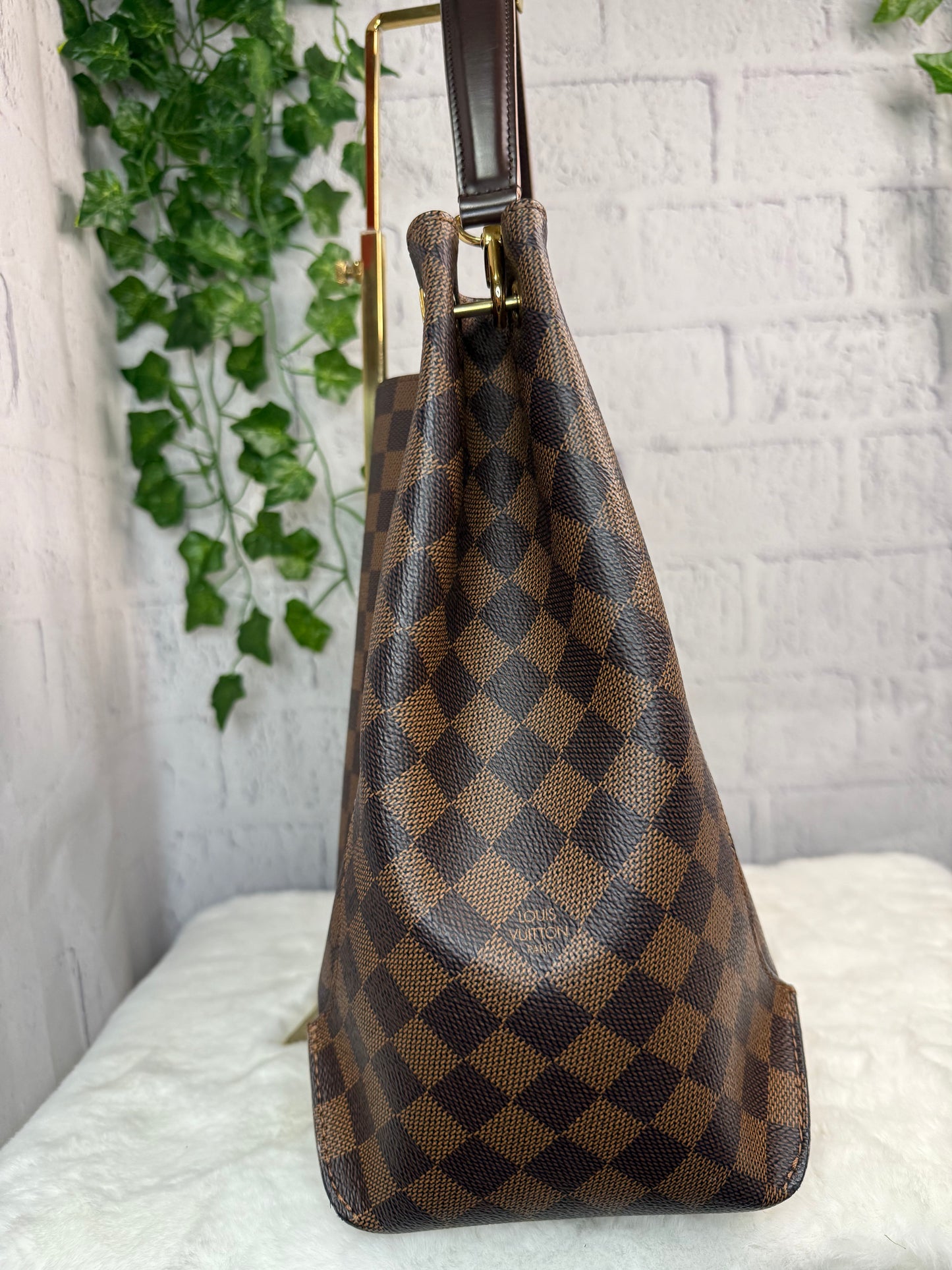 Louis Vuitton Caissa Hobo
