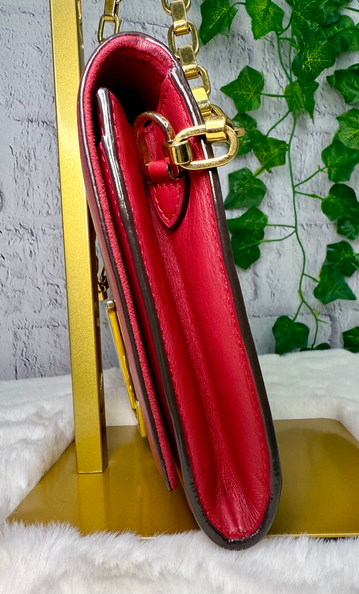 Louis Vuitton Calfskin Chain Louise MM - Raspberry