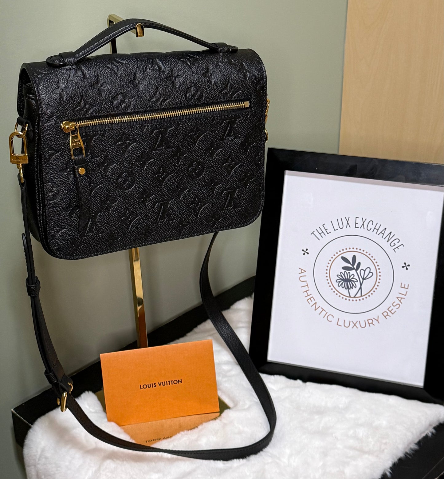 Louis Vuitton Pochette Métis Empreinte Monogram Noir