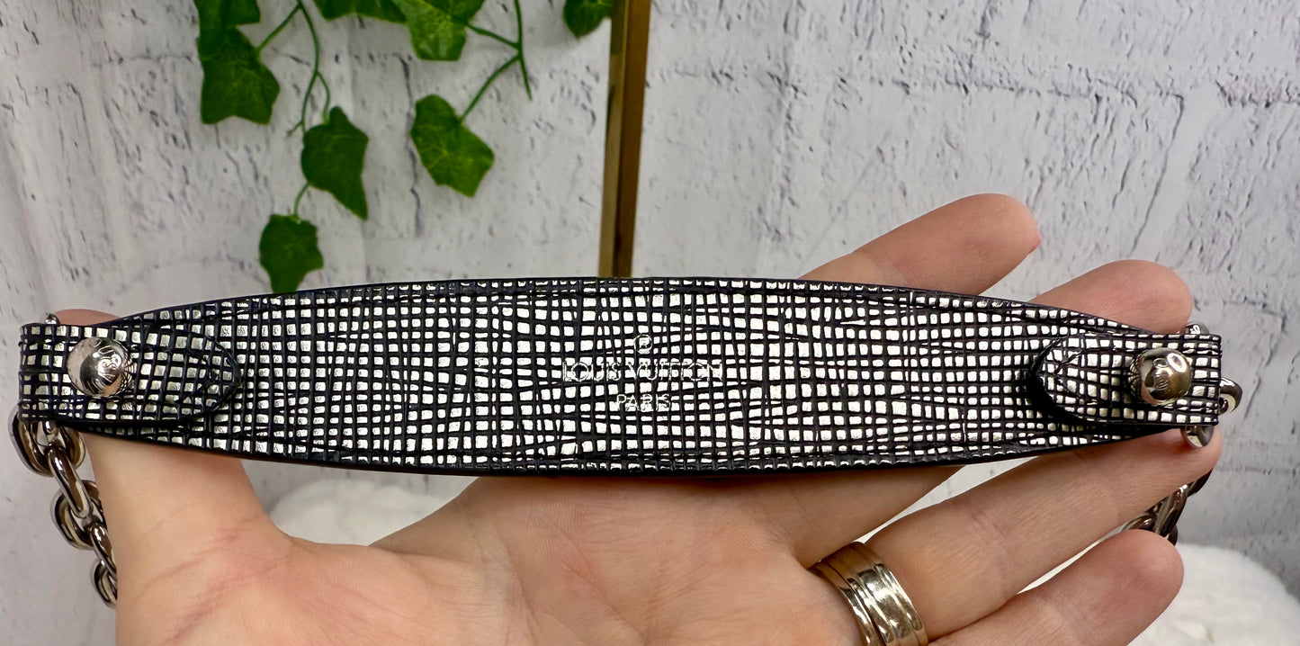 Louis Vuitton Metallic Silver and Black Epi Leather Twist Lock WOC