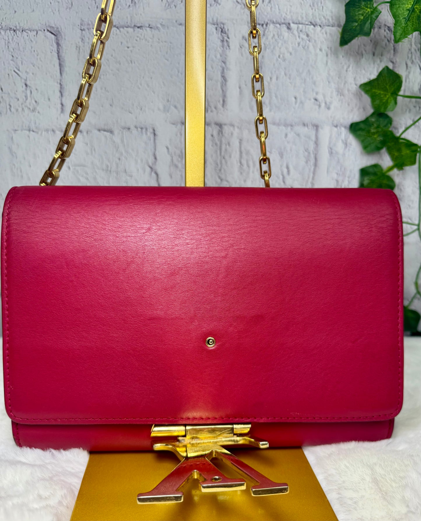 Louis Vuitton Calfskin Chain Louise MM - Raspberry