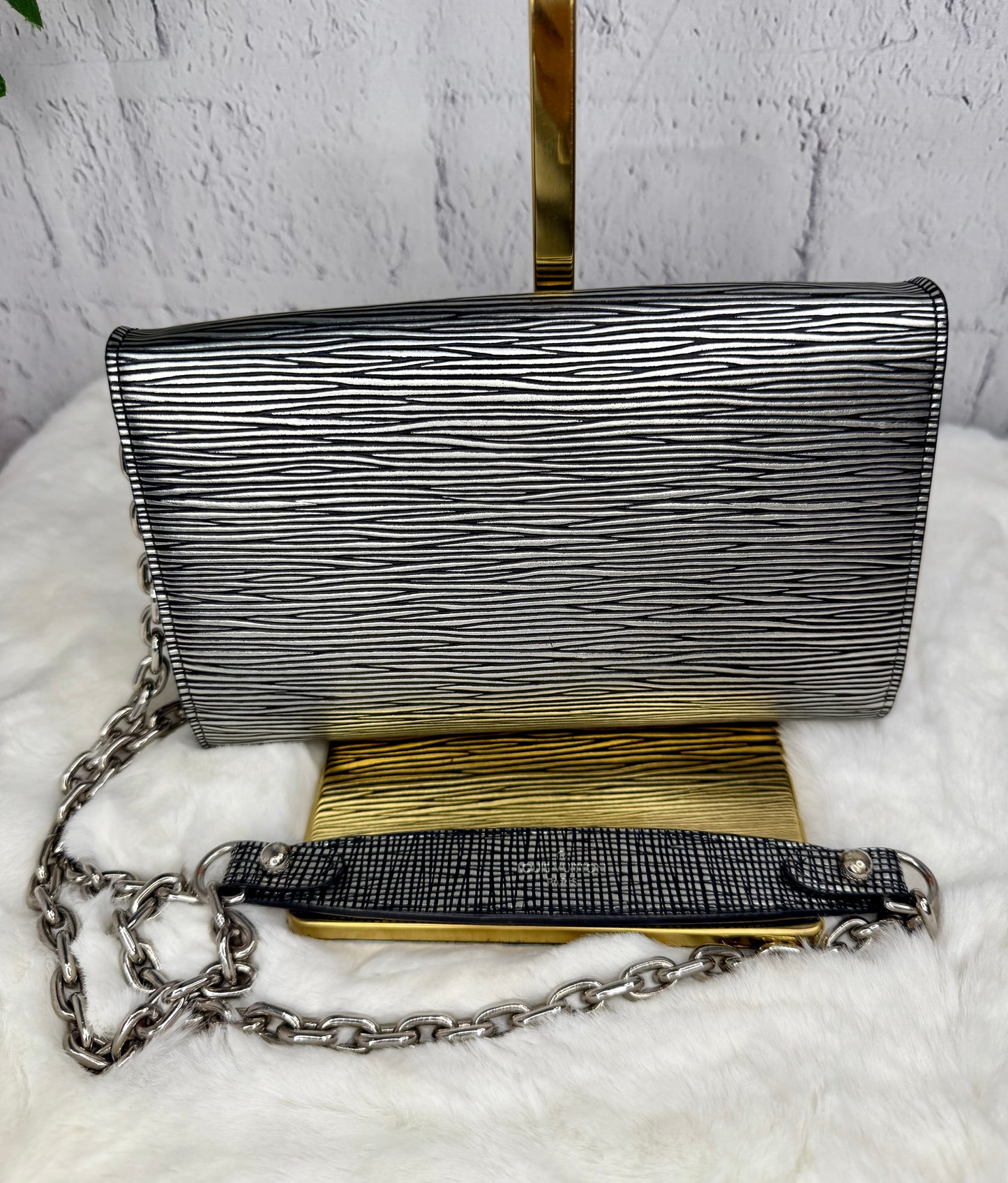 Louis Vuitton Metallic Silver and Black Epi Leather Twist Lock WOC
