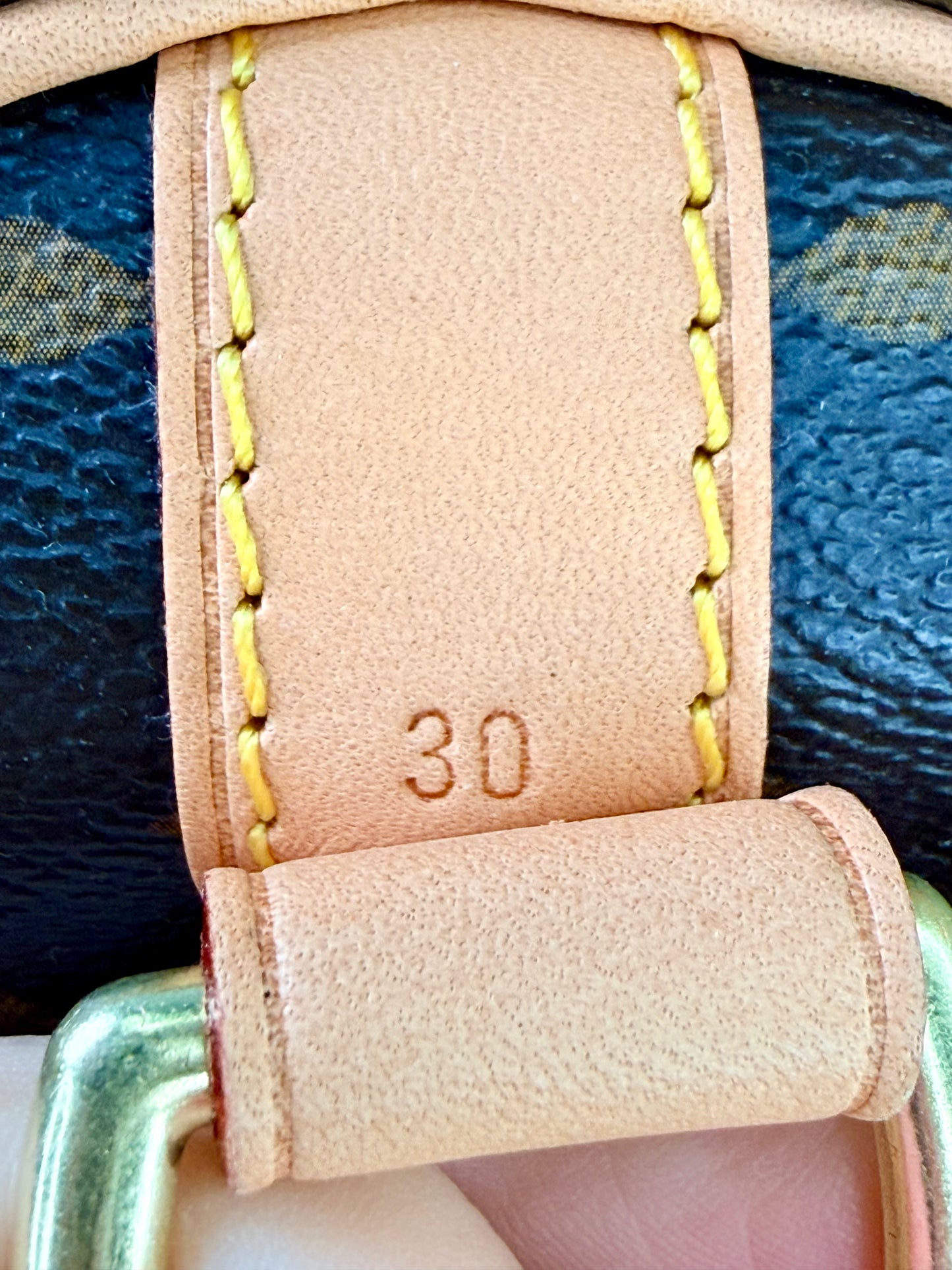 Preowned Louis Vuitton Speedy 30 Bandouliere (Monogram)