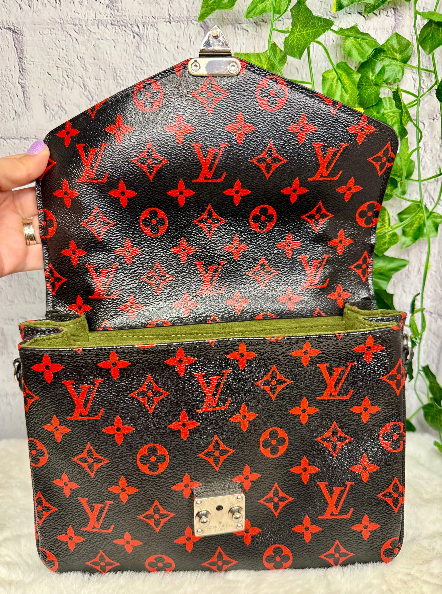 Louis Vuitton Limited Edition Infrarouge Pochette Métis