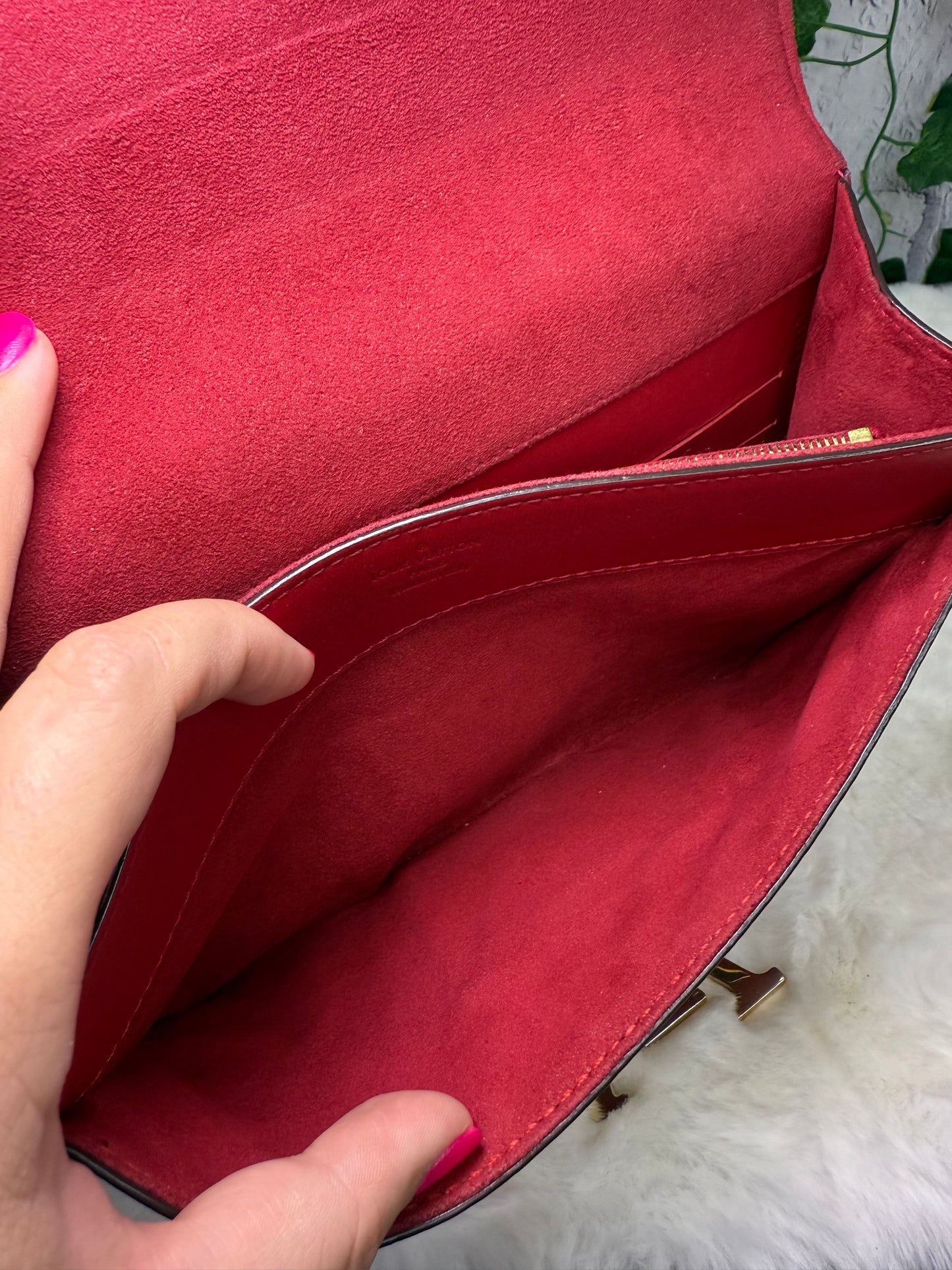 Louis Vuitton Calfskin Chain Louise MM - Raspberry