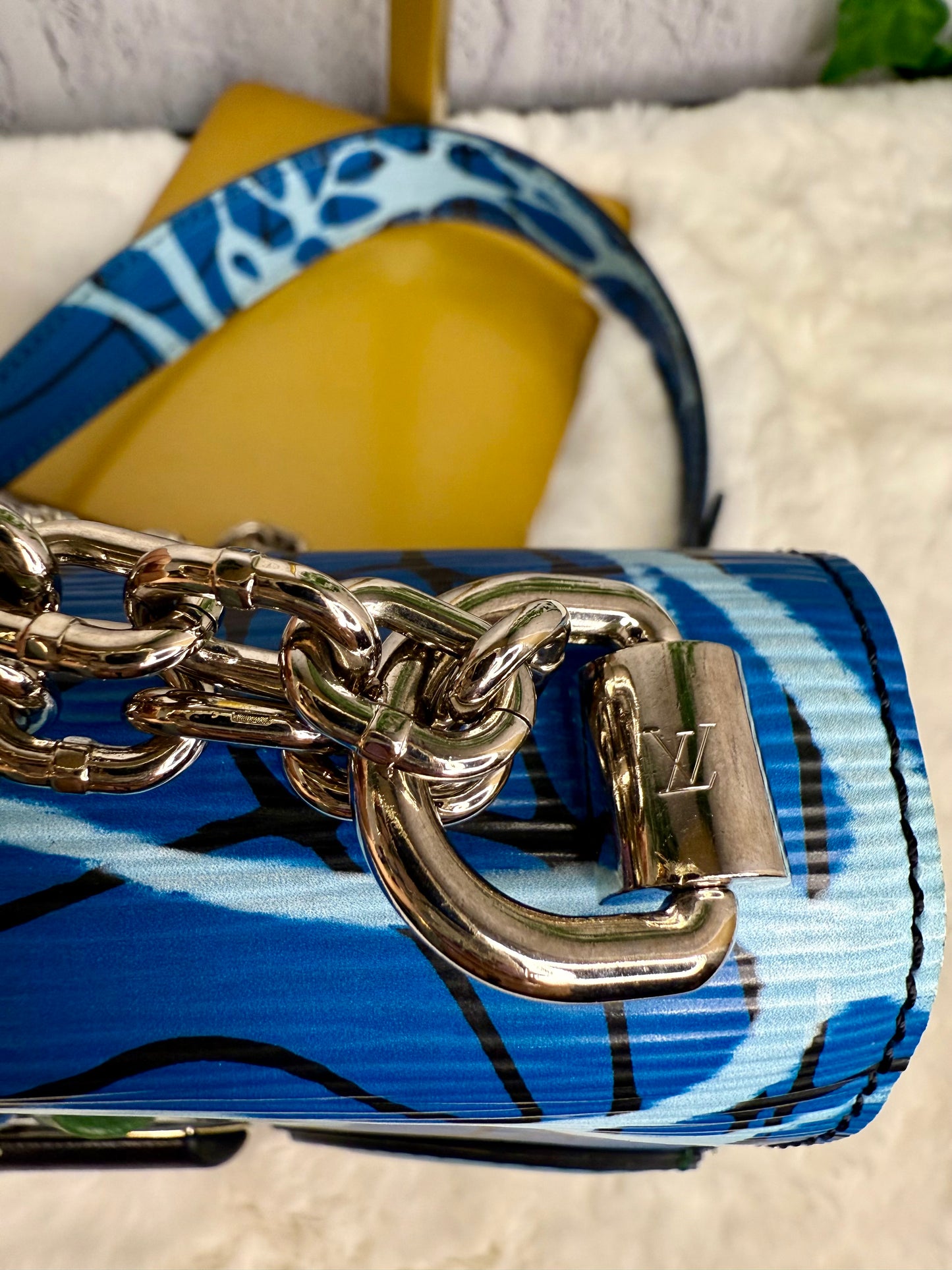 Louis Vuitton Limited Edition Epi Aqua Twist PM