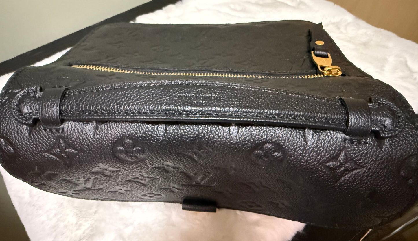 Louis Vuitton Pochette Métis Empreinte Monogram Noir