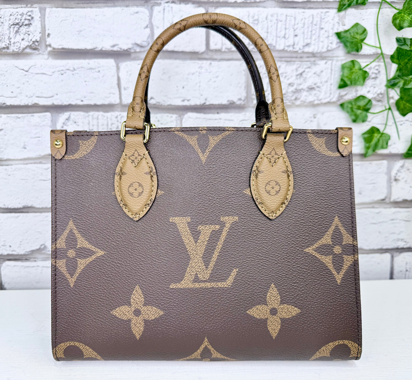 Louis Vuitton On The Go PM (Reverse Monogram) - Like New