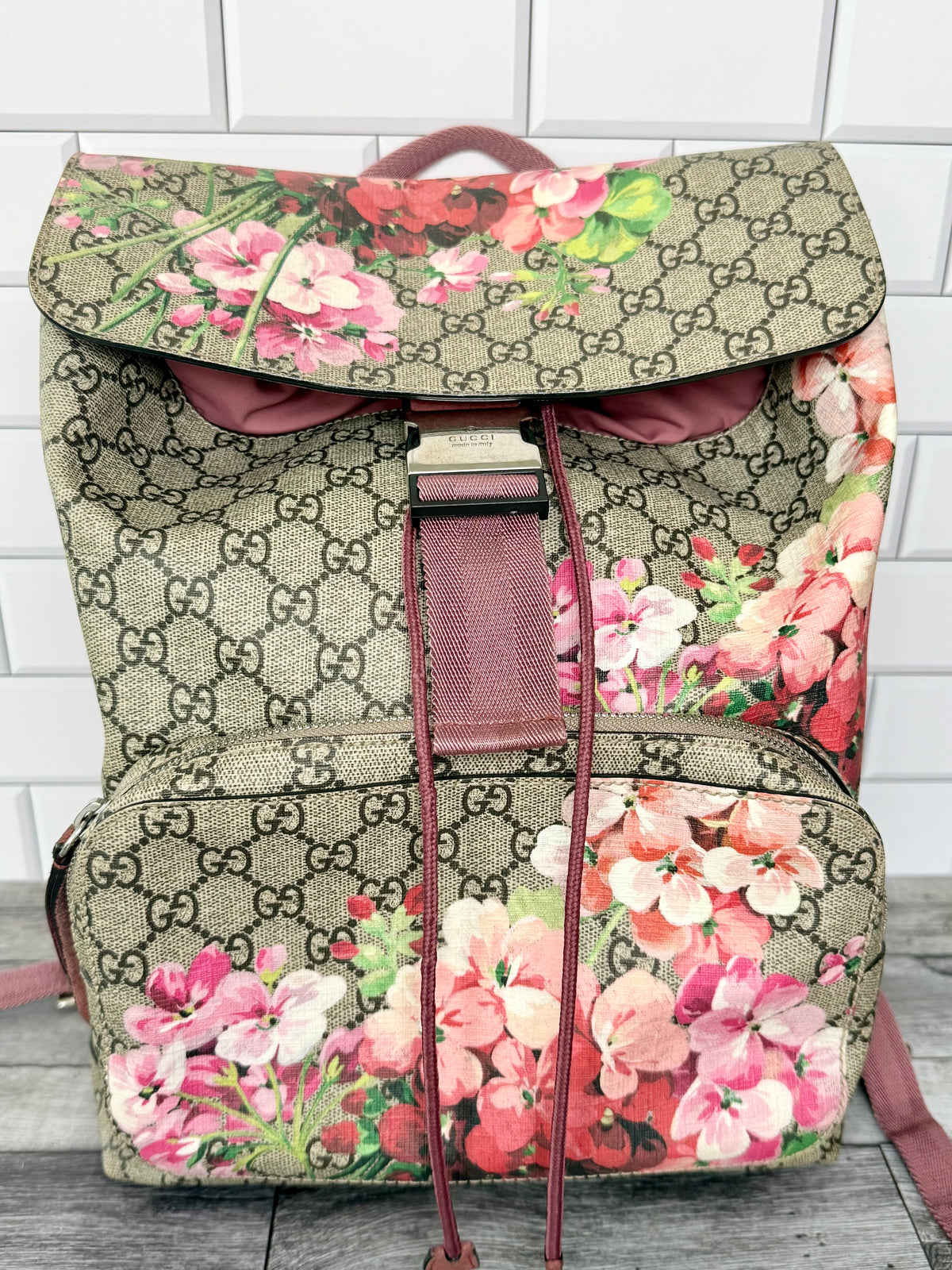 Gucci Supreme GG Blooms Buckle Backpack (Pink) - Great +