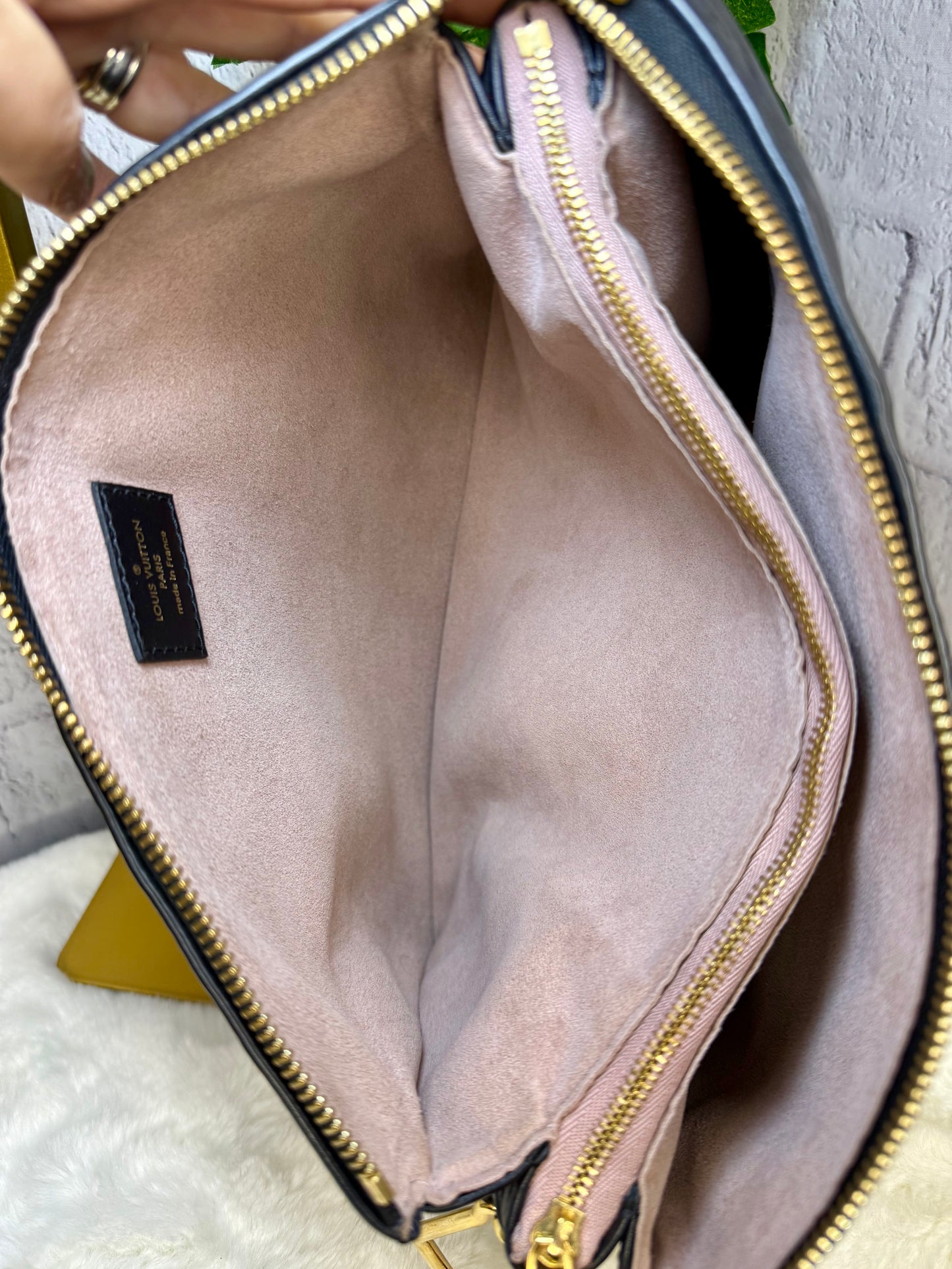 Louis Vuitton Coussin PM (Black)