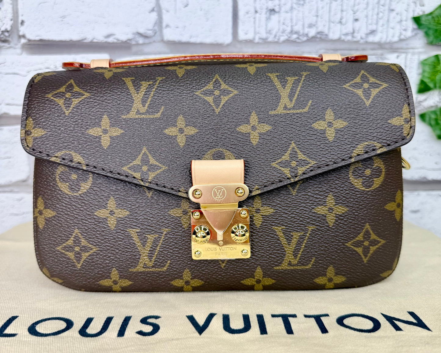 Louis Vuitton Metis East West (Monogram) - New