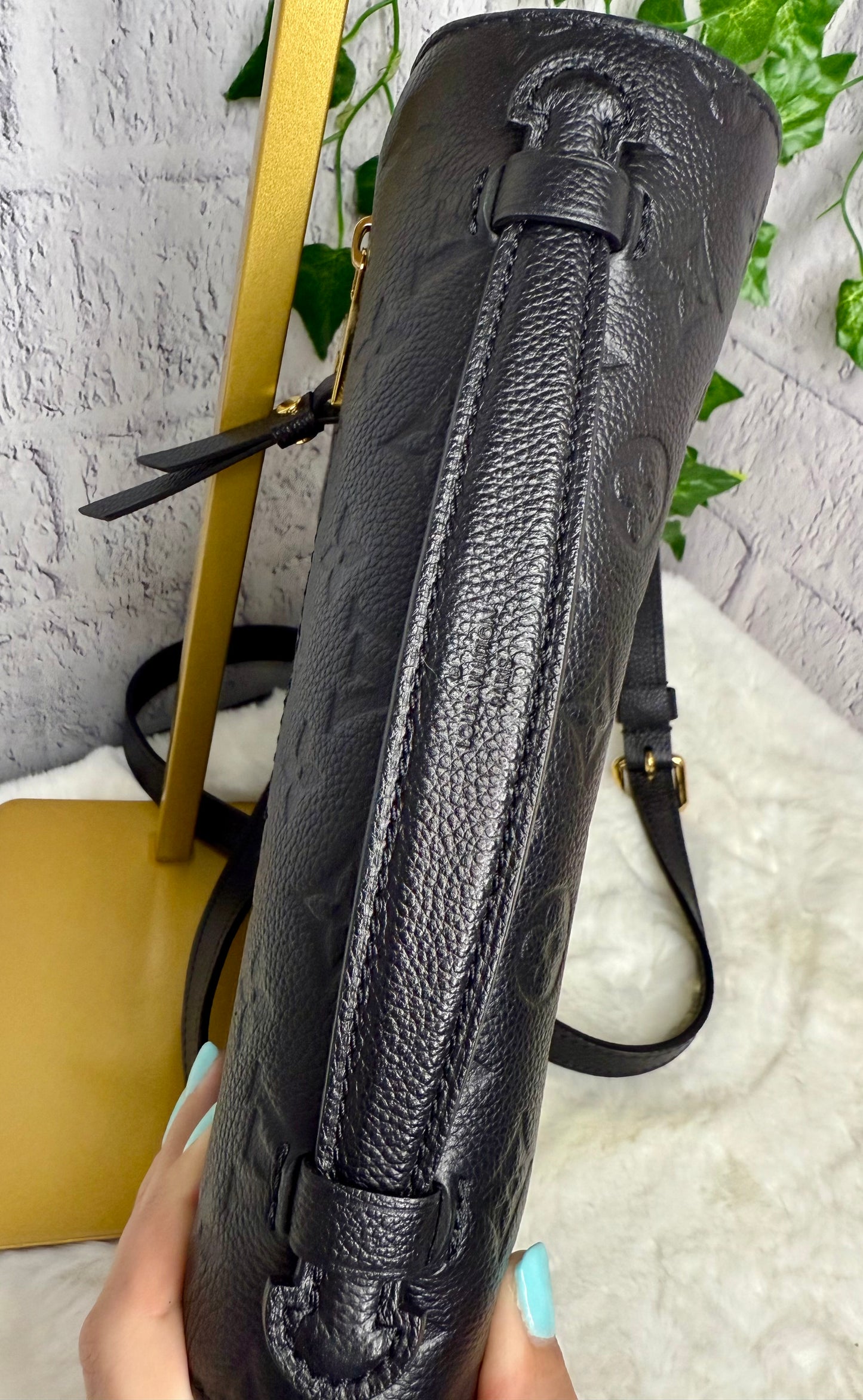 Louis Vuitton Pochette Métis Empreinte (Black)