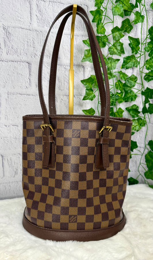Louis Vuitton Damier Ebene Marais Bucket Bag
