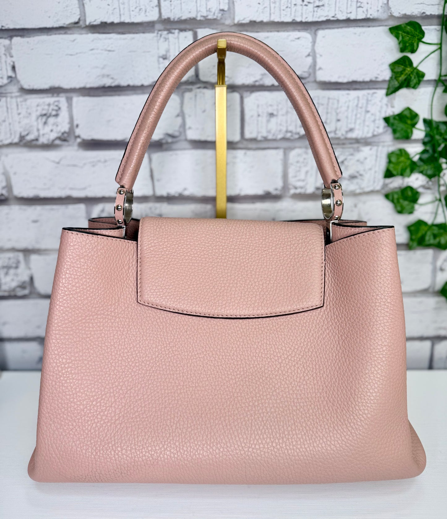 Louis Vuitton Capucines MM (Rose Pink) - Great/Excellent