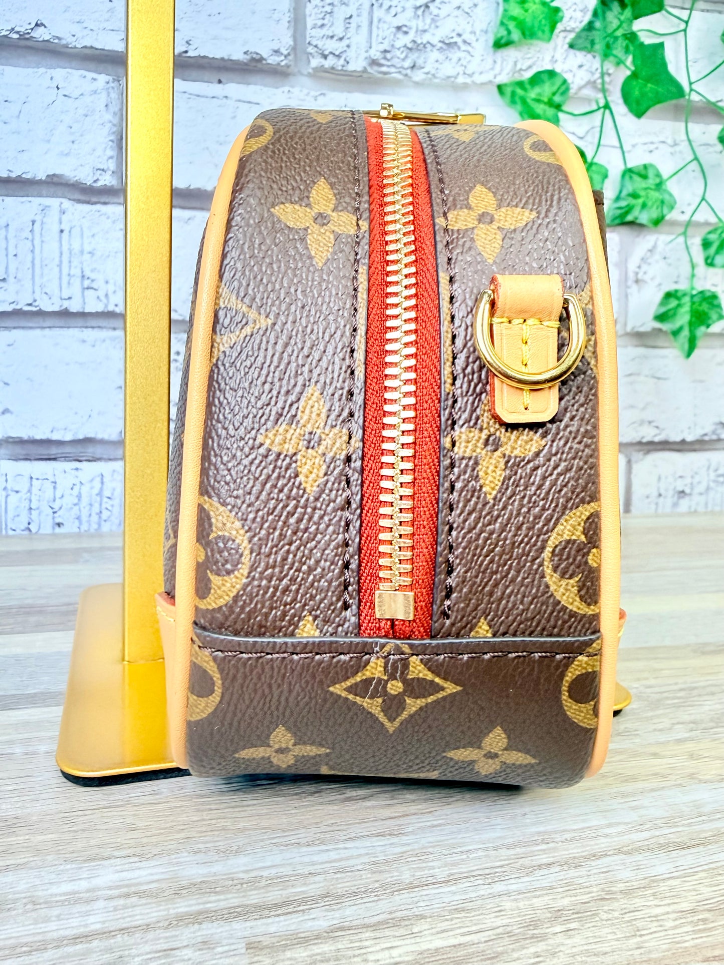 Pre-Owned Louis Vuitton Monogram Deauville Mini