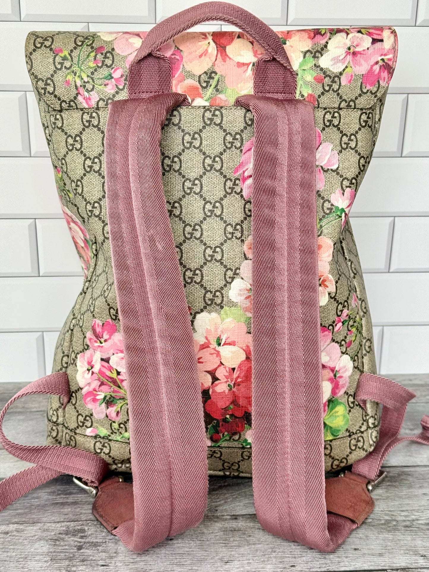 Gucci Supreme GG Blooms Buckle Backpack (Pink) - Great +