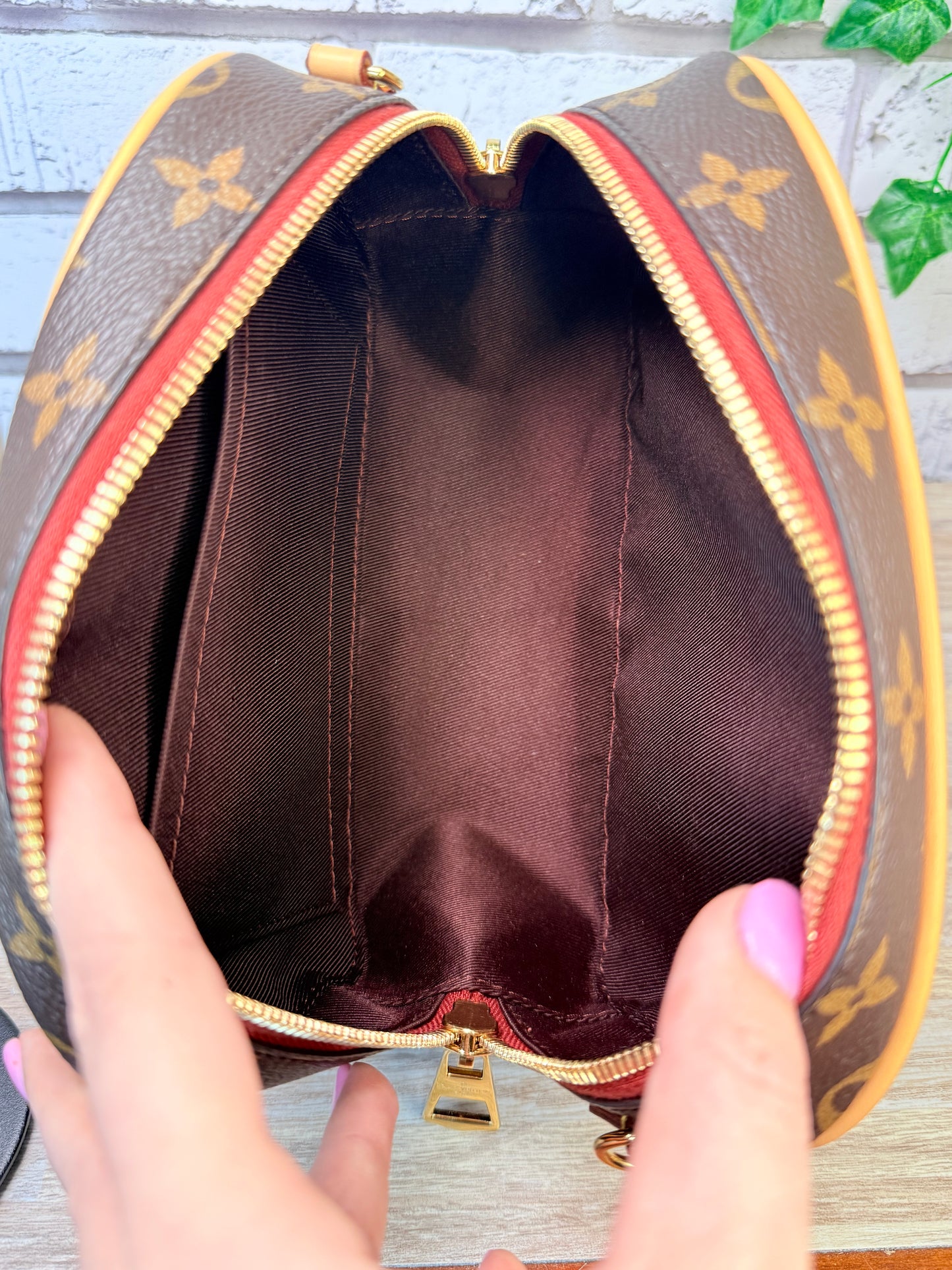 Pre-Owned Louis Vuitton Monogram Deauville Mini