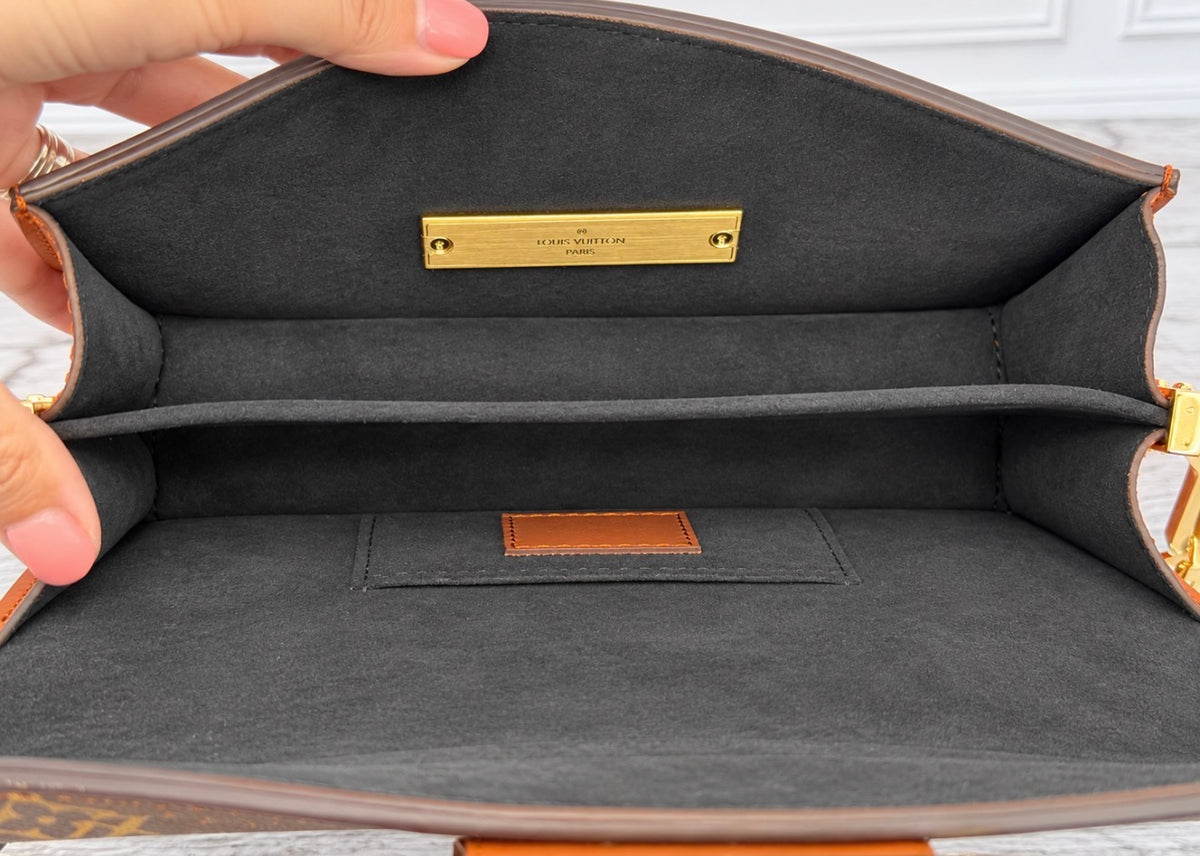 Louis Vuitton Dauphine East West - New